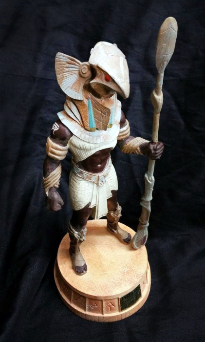 applause-figurine-horus-03.jpg