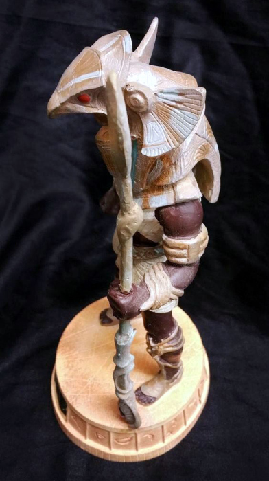 applause-figurine-horus-04.jpg