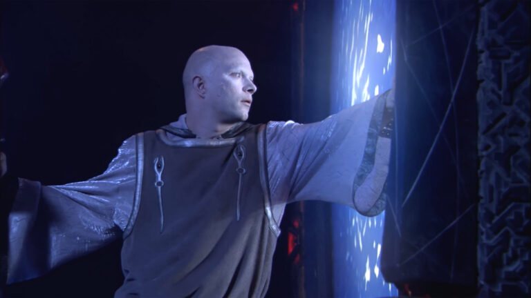 Ori Prior touches the Stargate ("Beachhead")